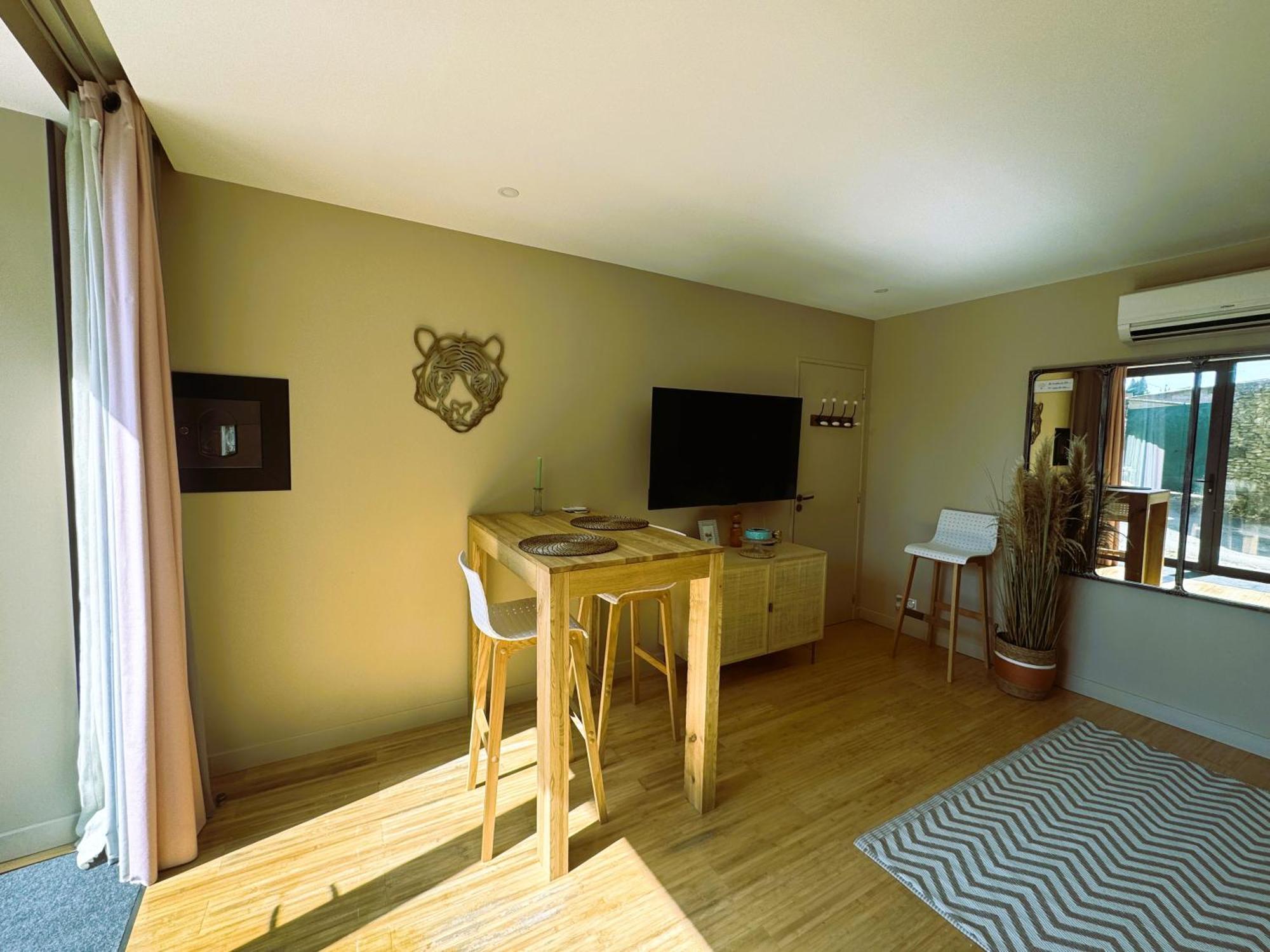 Le Dix - Classic Room - Vallabrix Proche Uzes Luaran gambar